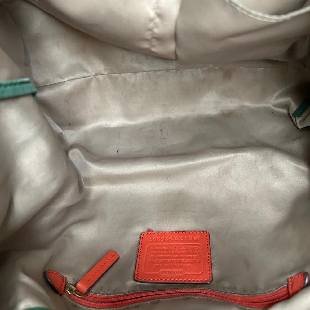 Coach Legacy Drawstring XL Shoulder Bag in navy pebbled leather - Picture 3 of 16